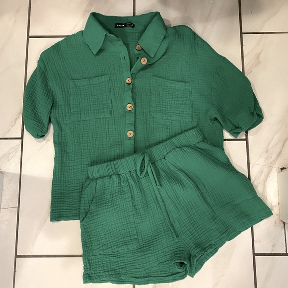 Shein / Drop Shoulder Dual Pocket Short Sleeve Button Up & Short Set / Matching - Picture 1 of 5